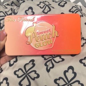 💯 Authentic Too Faced Sweet Peach glow